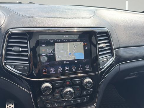 Used 2019 Jeep Grand Cherokee High Altitude AWD/4WD image 23