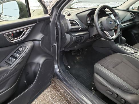 Used 2020 Subaru Forester Premium image 8