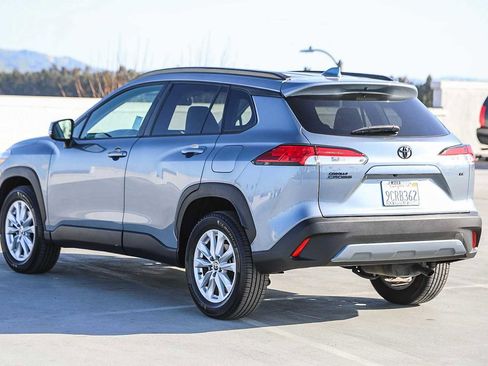 Certified 2022 Toyota Corolla Cross LE image 8