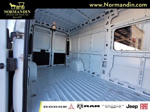 Used 2025 RAM ProMaster 2500 w/ Crew Van Package FWD image 18