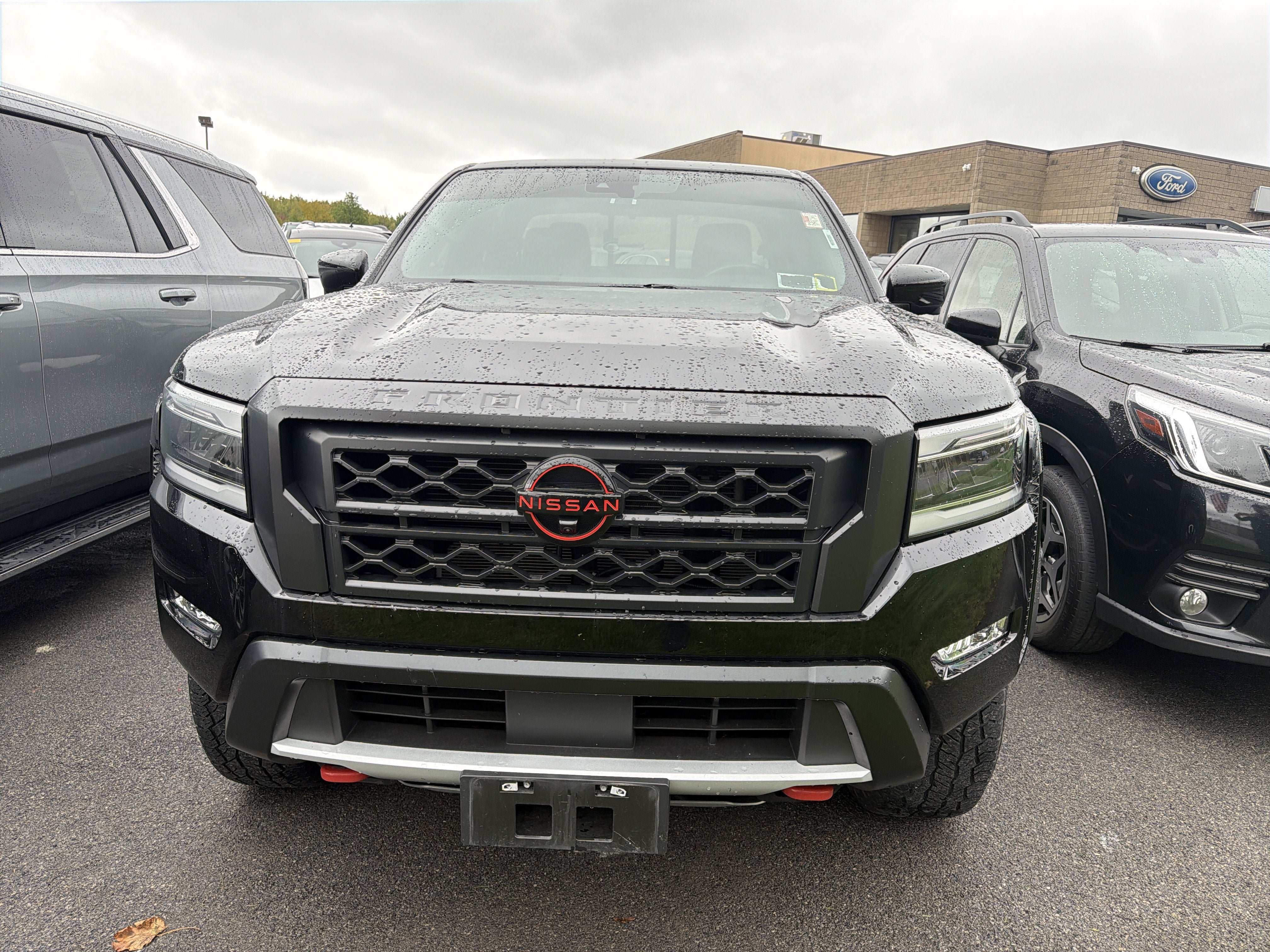 Used 2023 Nissan Frontier PRO-4X w/ Pro Convenience Package AWD/4WD image 3