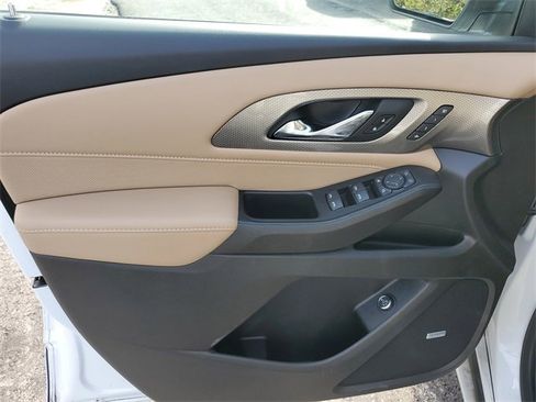 Used 2022 Chevrolet Traverse Premier image 19
