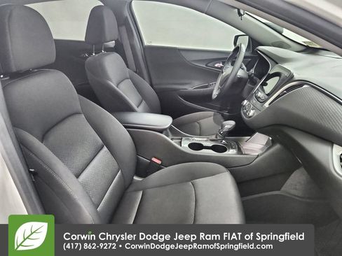 Used 2024 Chevrolet Malibu RS FWD image 30