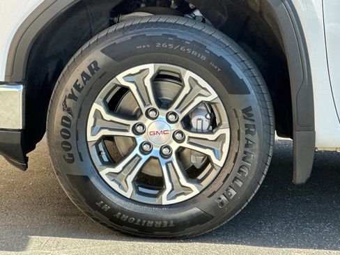 Certified 2025 GMC Sierra 1500 SLT RWD image 27
