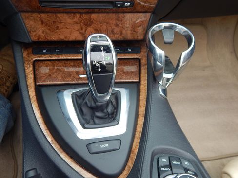 Used 2009 BMW 650i Convertible image 26