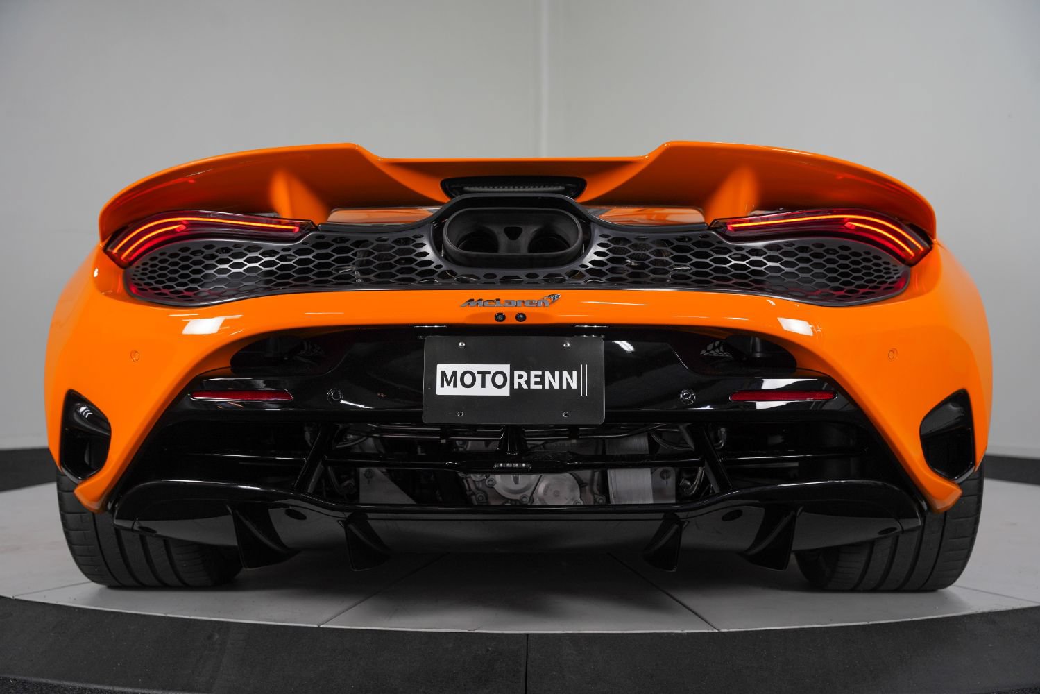 Used 2024 McLaren 750S Spider RWD image 24