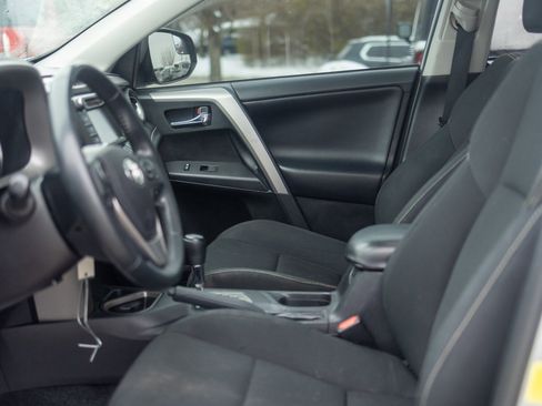 Used 2018 Toyota RAV4 XLE image 27