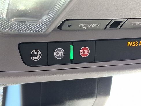 Used 2024 GMC Terrain SLT image 23