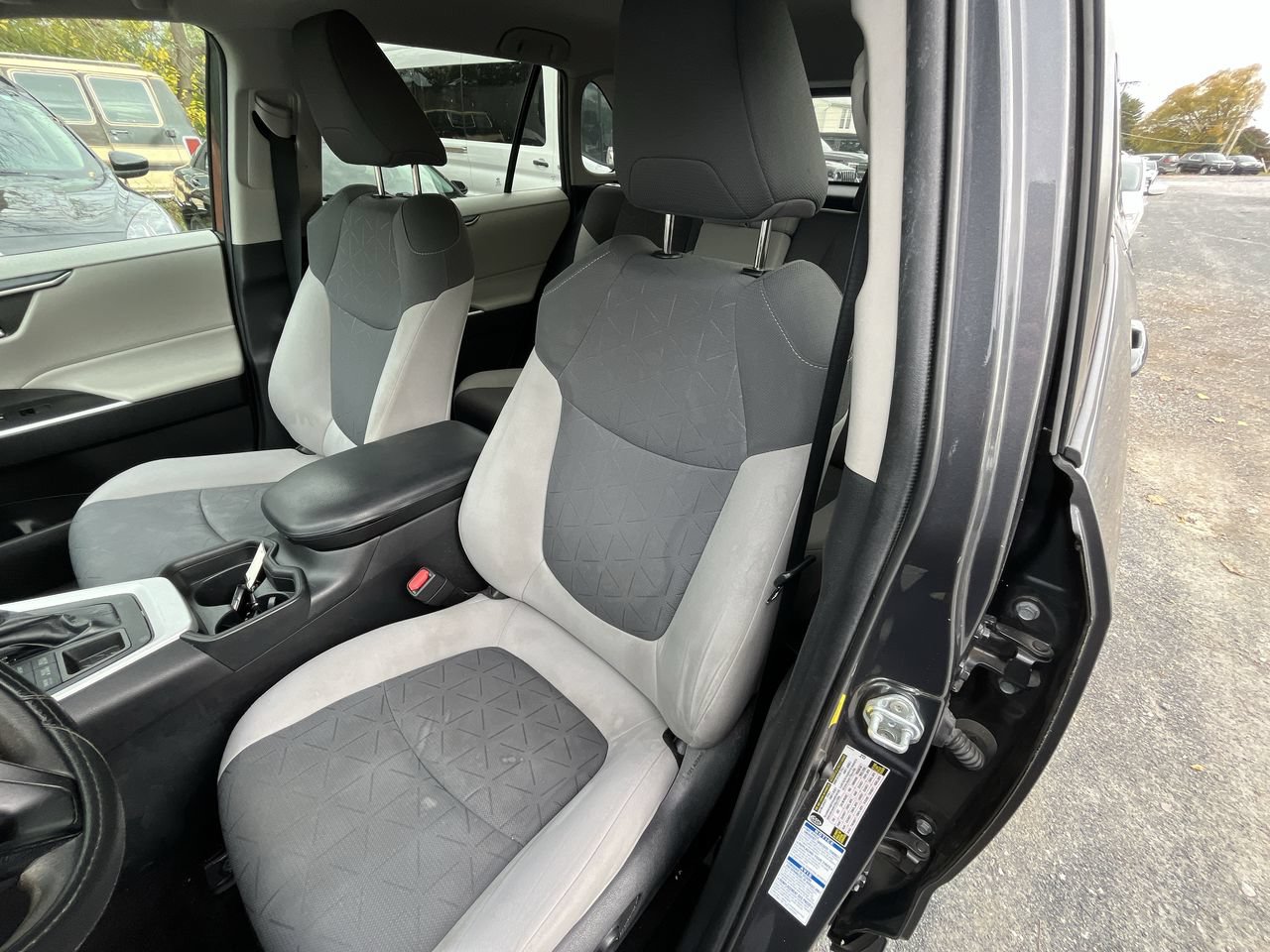 Used 2020 Toyota RAV4 XLE w/ All Weather Liner Package AWD/4WD image 5