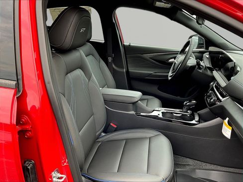 New 2026 Buick Envista Sport Touring FWD image 18