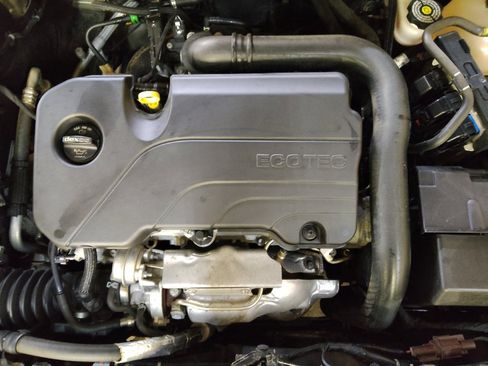 Used 2022 Chevrolet Malibu LT FWD image 30