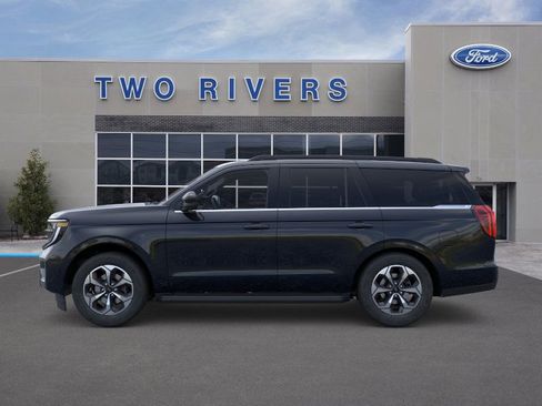 New 2026 Ford Expedition Active image 3