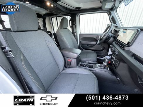 Used 2025 Jeep Gladiator Sport image 29