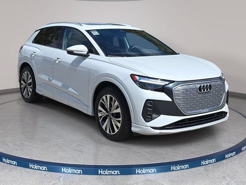 Used 2023 Audi Q4 e-tron Premium Plus w/ Premium Plus RWD image 4