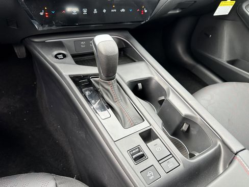 New 2026 Nissan Sentra SR w/ SR Premium Package FWD image 31
