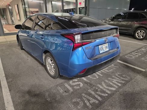 Used 2020 Toyota Prius LE FWD image 6