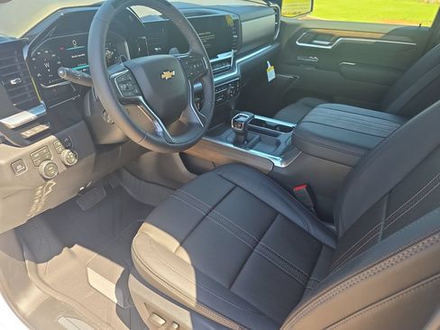 New 2026 Chevrolet Silverado 1500 High Country AWD/4WD image 16