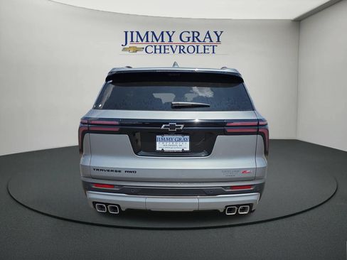 New 2027 Chevrolet Traverse Z71 w/ Driver Confidence Package AWD/4WD image 4