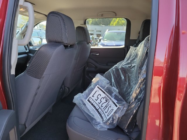 Used 2025 Nissan Frontier SV w/ SV Convenience Package RWD image 12
