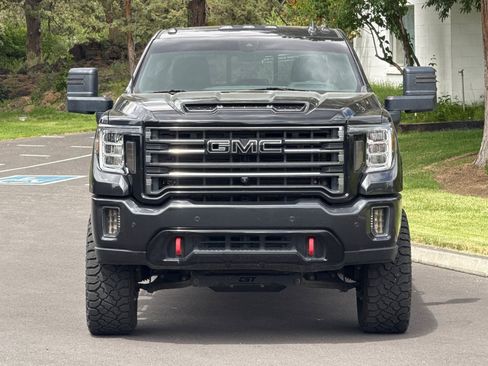 Used 2020 GMC Sierra 2500 AT4 w/ AT4 Premium Package AWD/4WD image 9