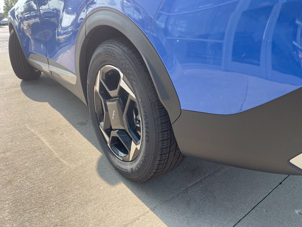 New 2026 Kia Sportage EX FWD image 17