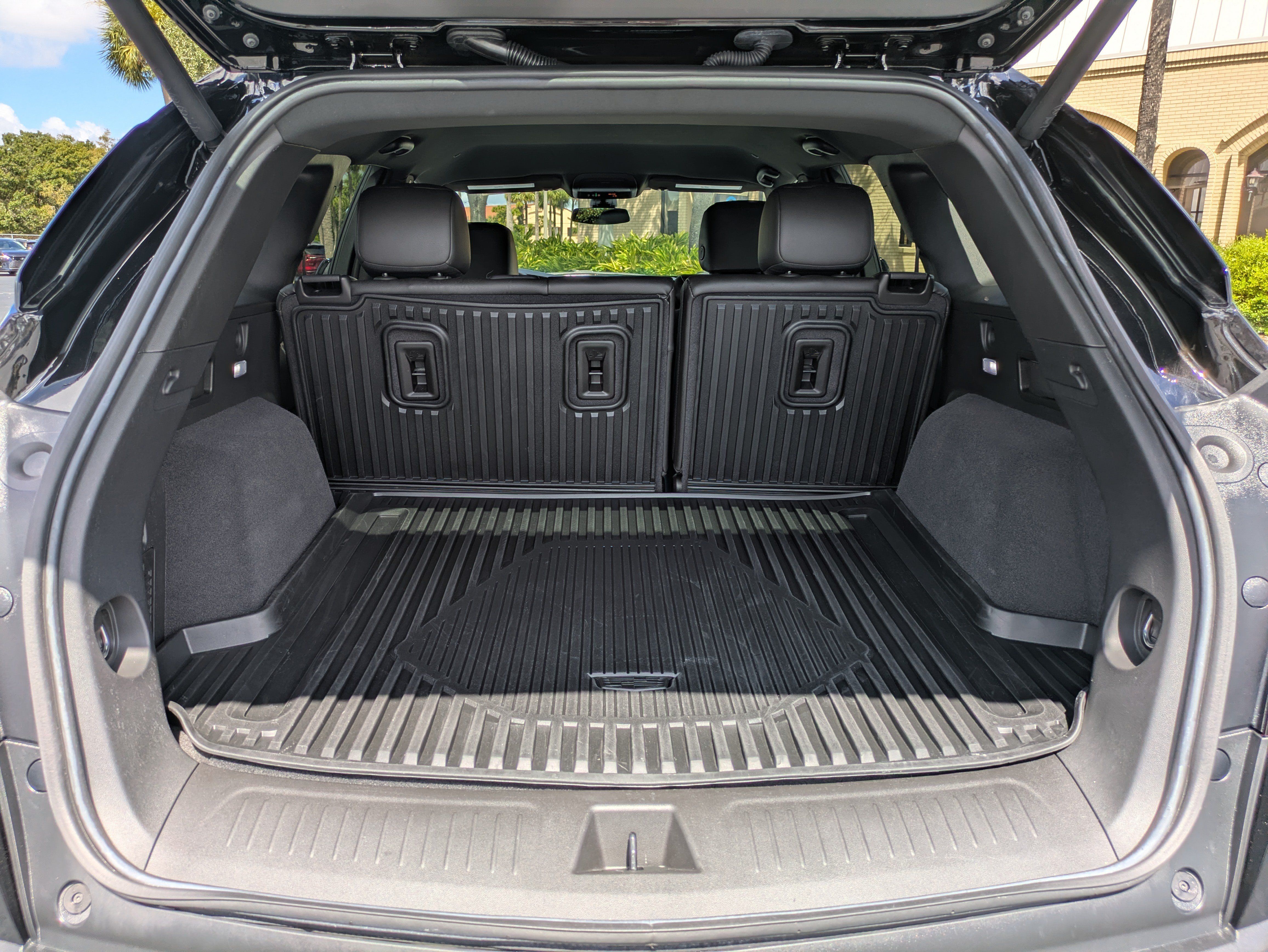 Certified 2025 Cadillac XT5 Luxury FWD image 9