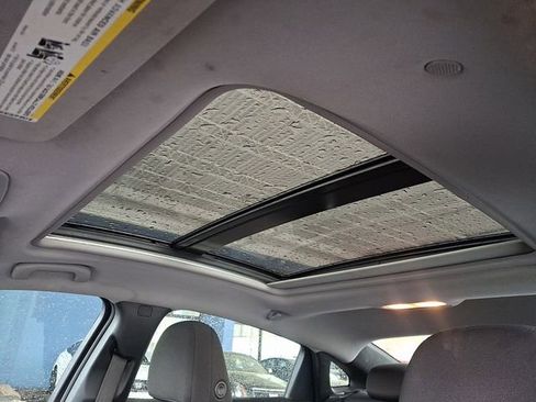 Used 2021 Chevrolet Malibu LT image 16