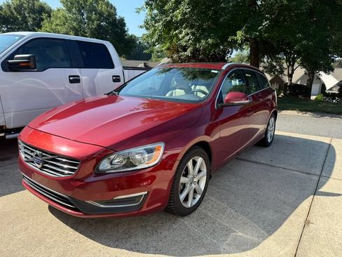Used 2017 Volvo V60 T5 Premier FWD image 18