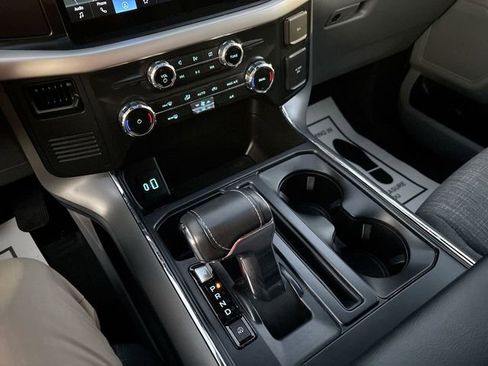 Used 2022 Ford F150 Lightning XLT image 28