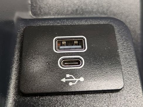 Used 2025 Ford Expedition Active image 23