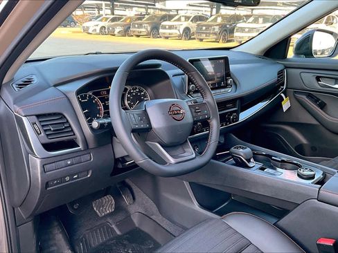 New 2026 Nissan Rogue Rock Creek image 8