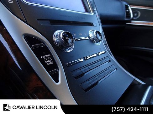 Used 2020 Lincoln Nautilus Reserve AWD/4WD image 11