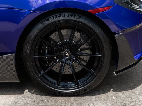 Used 2020 McLaren 600LT Spider RWD image 37