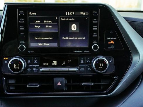 Used 2022 Toyota Highlander XLE image 20