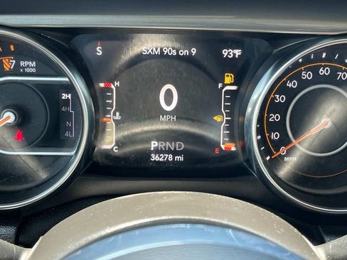 Used 2021 Jeep Gladiator Overland w/ Trailer Tow Package AWD/4WD image 37