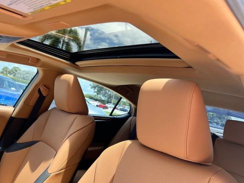 Certified 2024 Lexus ES 350 w/ Premium Package FWD image 18