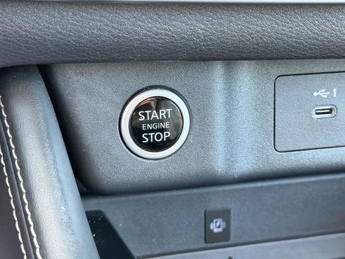 Used 2022 Nissan Rogue Platinum w/ Head-Up Display Package image 33