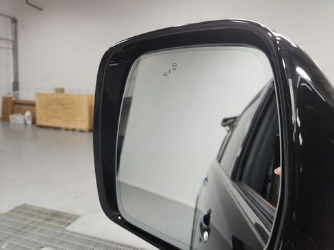 Used 2023 Nissan Armada Platinum w/ Captain's Chairs Package RWD image 20