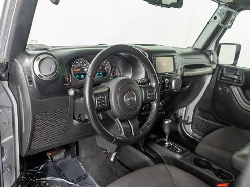 Used 2017 Jeep Wrangler Unlimited Sport w/ Quick Order Package 24S AWD/4WD image 13