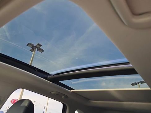 New 2026 Kia Sorento S w/ S Panoramic Sunroof Package image 17