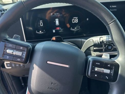 Used 2025 Hyundai Santa Fe SEL FWD image 4