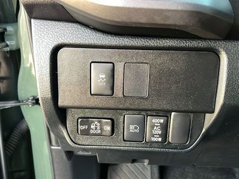 Used 2021 Toyota Tacoma TRD Sport image 8