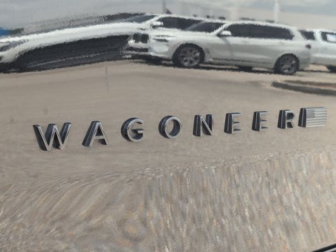 Used 2024 Jeep Wagoneer L Series II AWD/4WD image 6