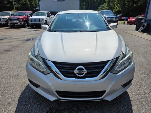 Used 2017 Nissan Altima 2.5 SV FWD image 2