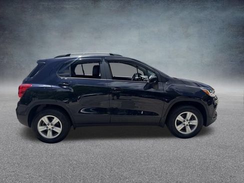 Used 2022 Chevrolet Trax LT w/ LT Convenience Package AWD/4WD image 5
