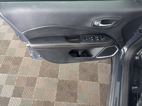 Used 2018 Jeep Compass Limited image 20