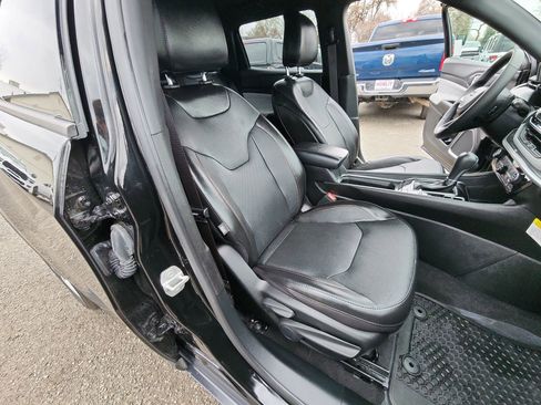 Certified 2023 Jeep Compass Latitude image 24