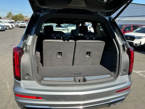 Used 2025 Cadillac XT6 Premium Luxury FWD image 25