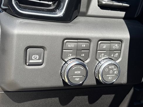 New 2026 GMC Sierra 2500 Denali Ultimate w/ LPO, Black Badging Package AWD/4WD image 28