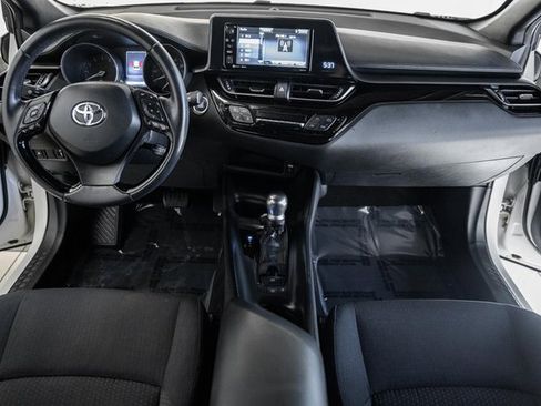 Used 2018 Toyota C-HR XLE image 18